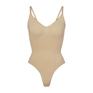 SKIMS Seamless Sculpt Thong Bodysuit in Clay Size Small